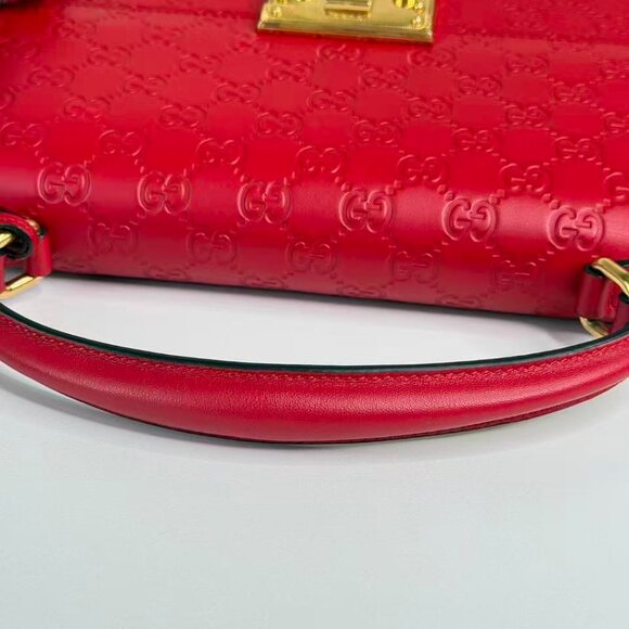 Gucci GG Logo Printed Red Leather Padlock Shoulder Bag with Gold Tone Lock - Picture 8 of 10